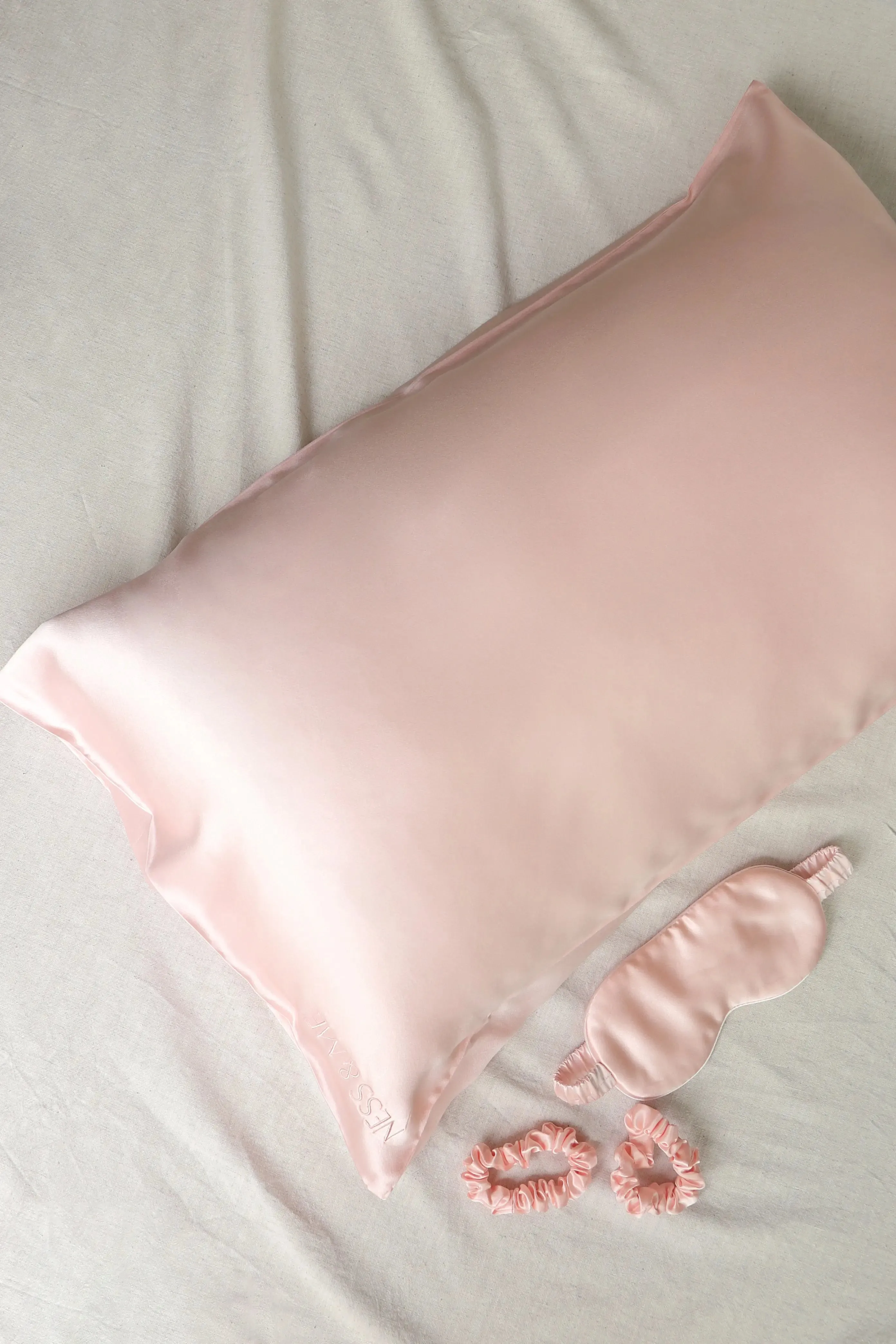 100% Mulberry Silk Pillowcase & Eye Mask Set - Pink