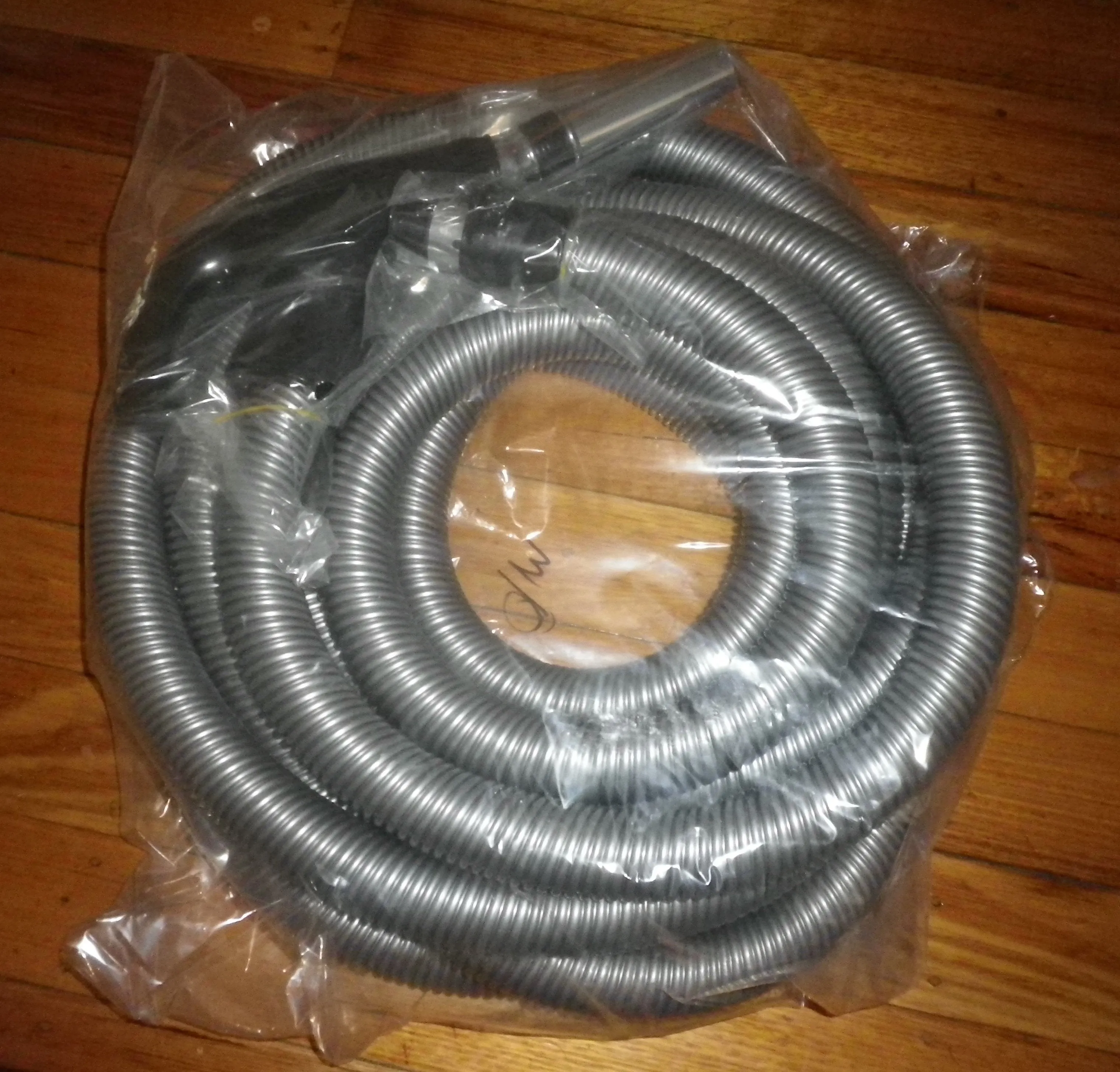 9Mtr Silver Ducted Vacuum Hose w 32mm Bent End Handle & Switch - Part # HS32-9S