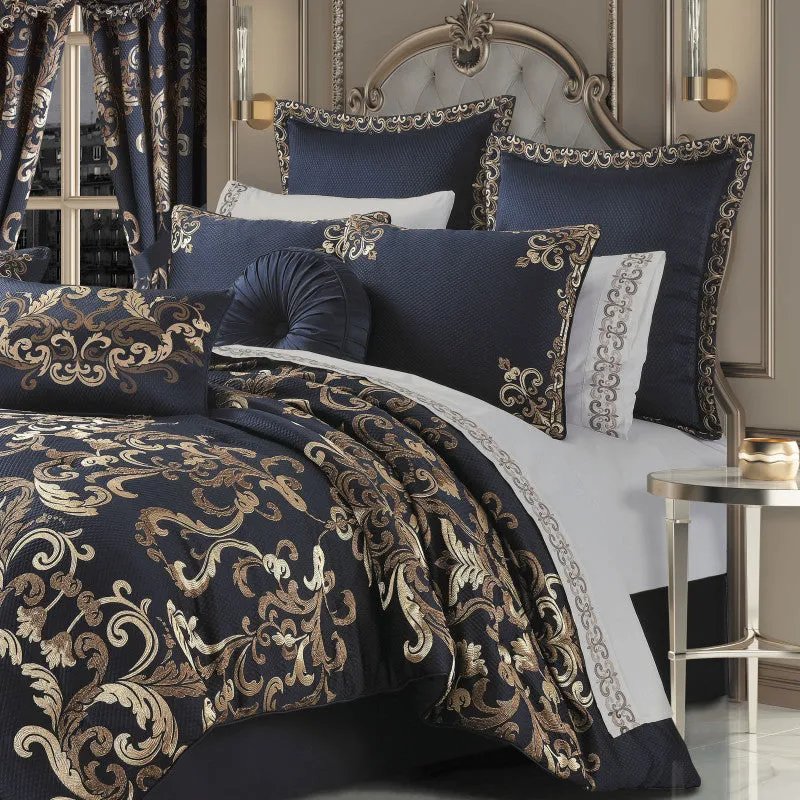 Caruso Comforter Set