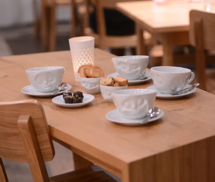 Coffee Cup with Saucer, Grinning Face