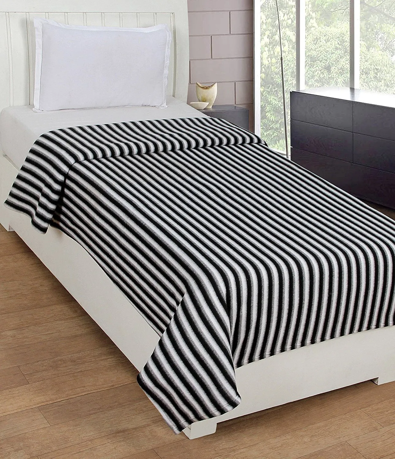 GOYAL'S ® Black and White Stripe Single Bed AC Fleece Blanket - Pack of 6