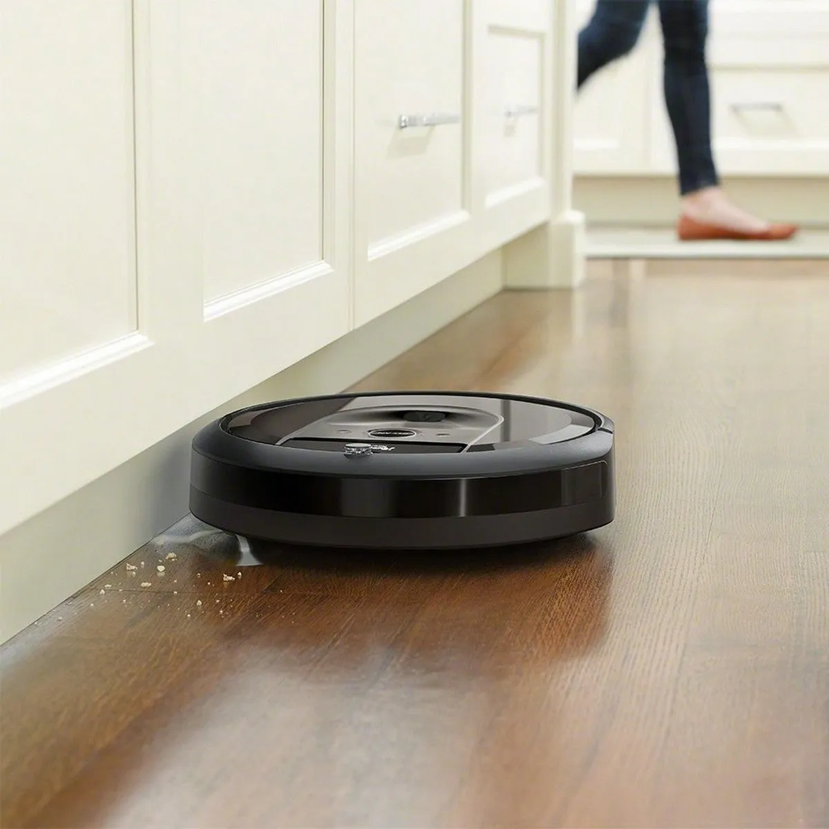 iRobot® Roomba® i7  Wi-Fi連接自動排空掃地機器人｜自動污垢處理