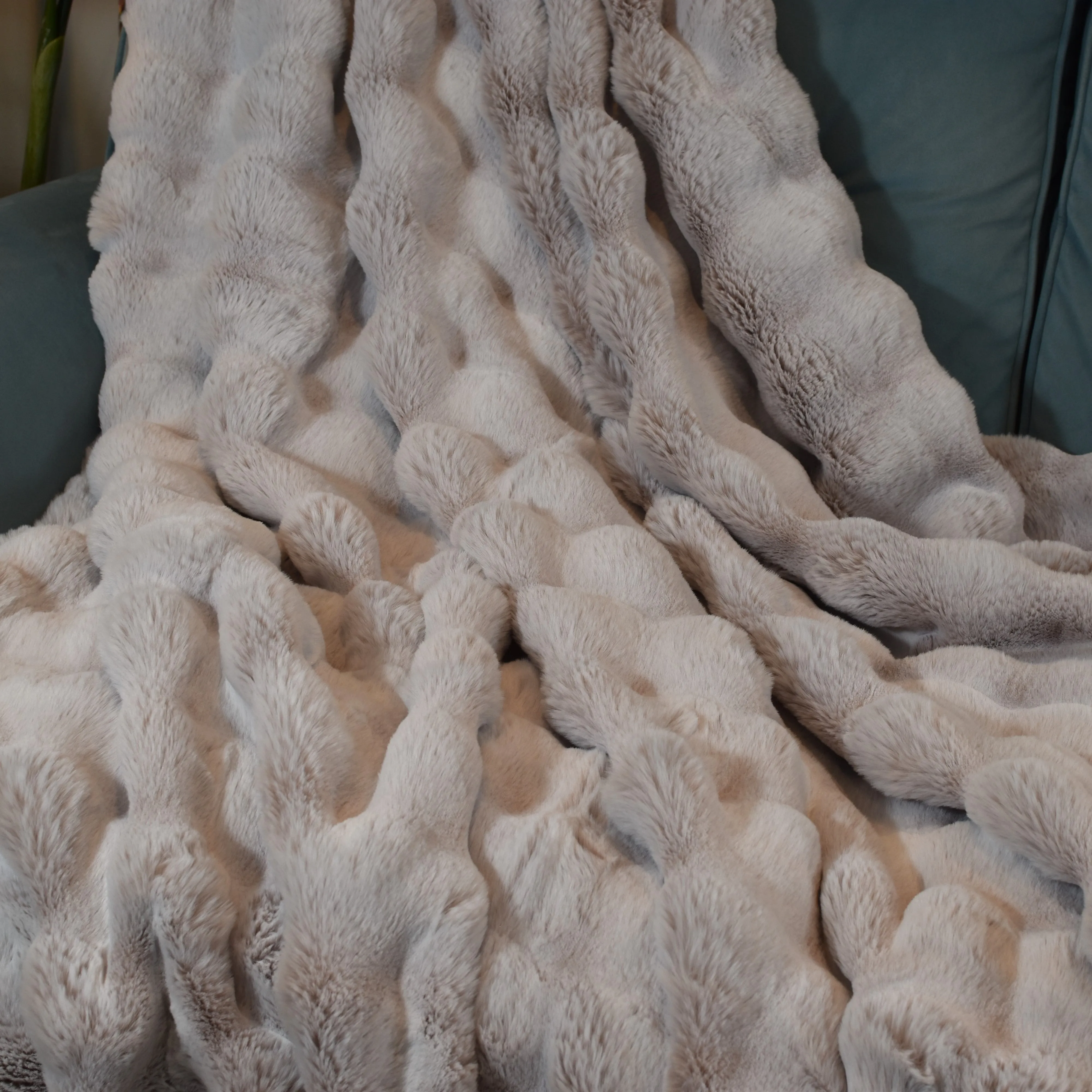 Ripple Cut Faux Fur Throw - Light Natural & Pale Brown