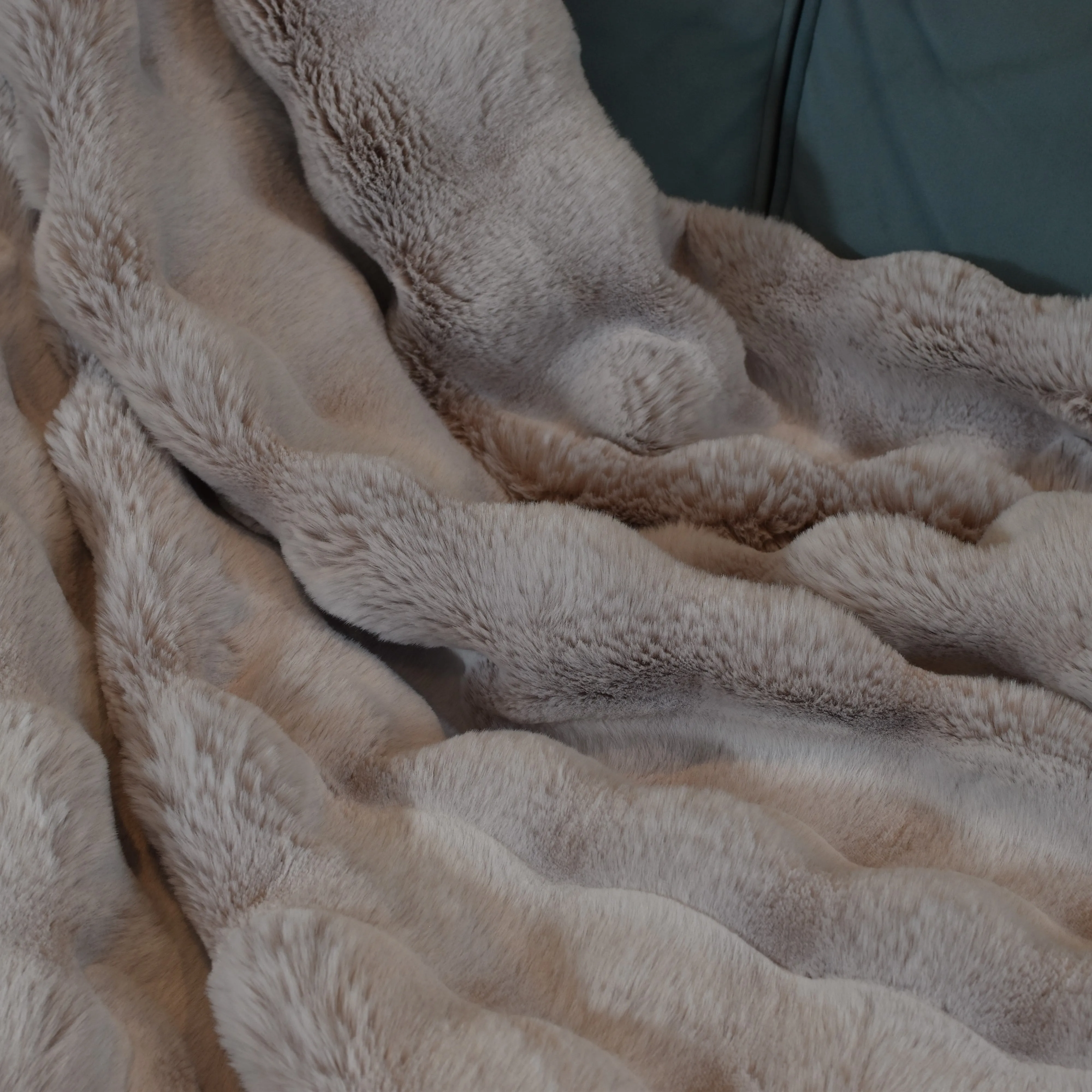 Ripple Cut Faux Fur Throw - Light Natural & Pale Brown