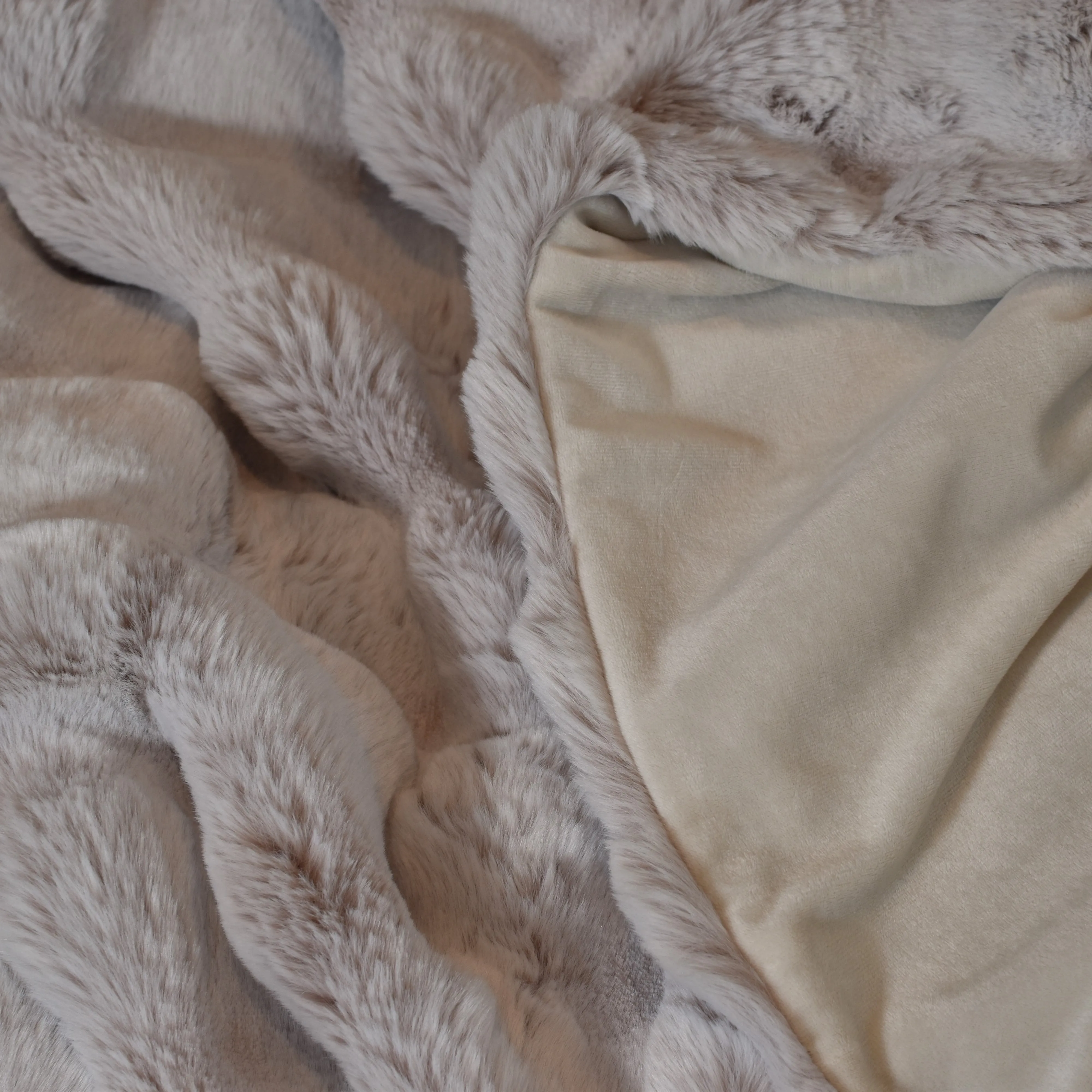 Ripple Cut Faux Fur Throw - Light Natural & Pale Brown