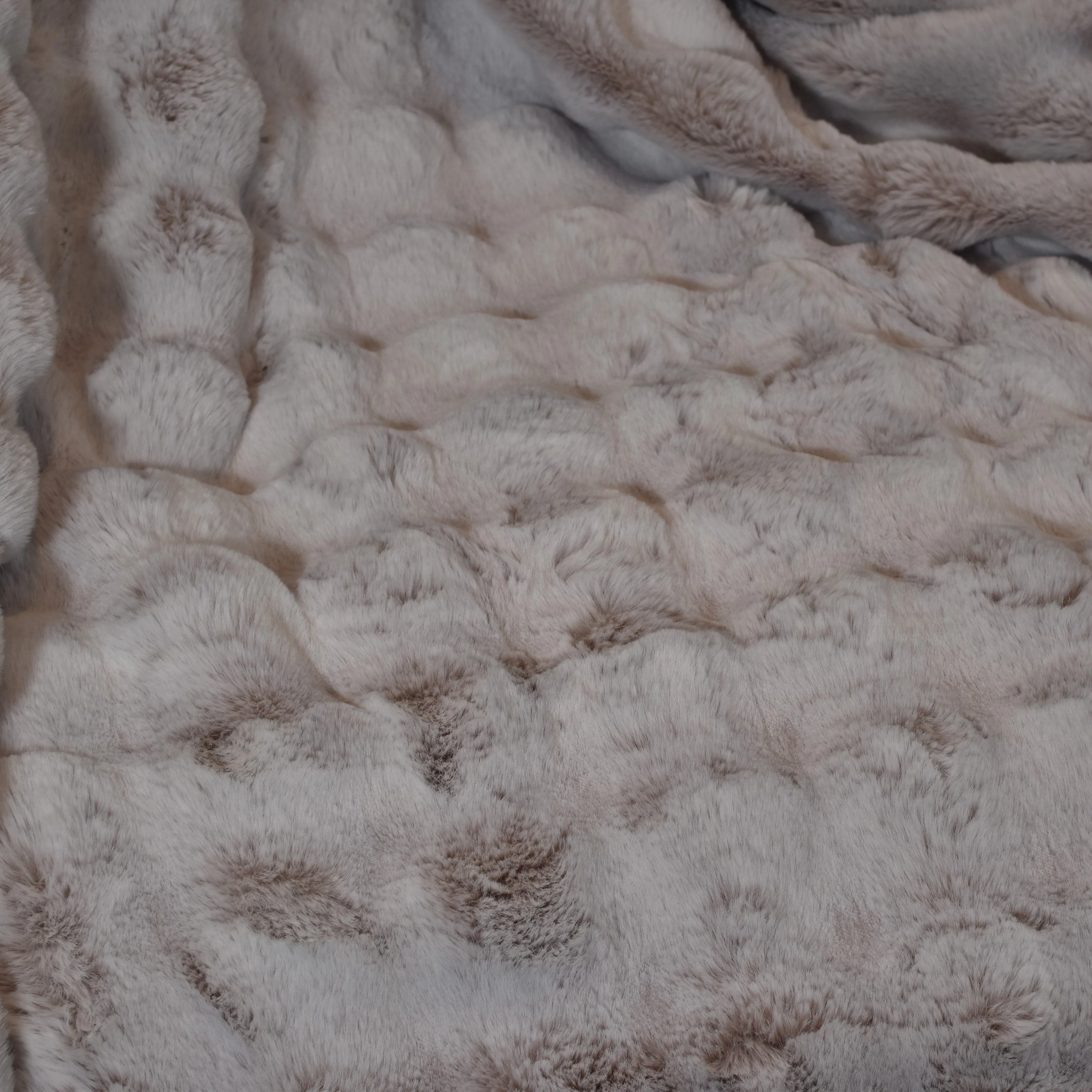 Ripple Cut Faux Fur Throw - Light Natural & Pale Brown